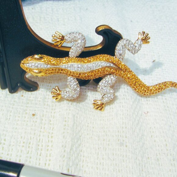 VTG 70'S LARGE LIZARD BROOCH, GOLD & CLEAR RHINESTONES, GOLD TONE BASE - Picture 1 of 4